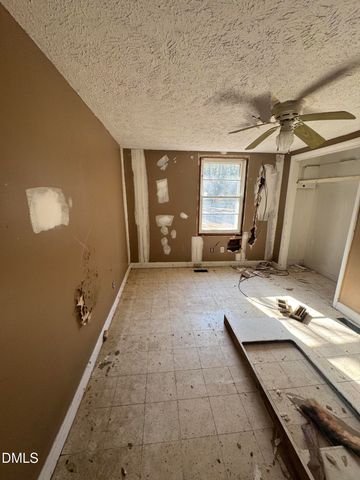 6255 Pine Street, Fayetteville, NC 28311