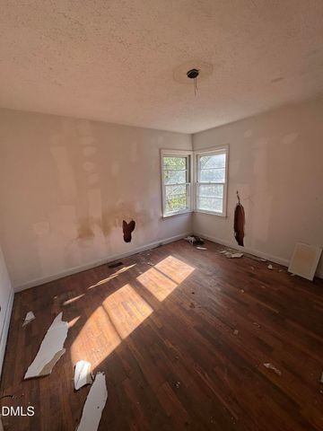 6255 Pine Street, Fayetteville, NC 28311