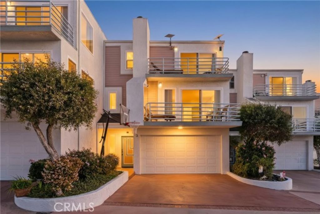 867 Aubrey Court 3, Hermosa Beach, CA 90254
