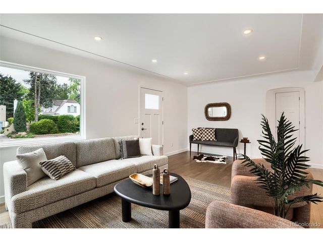 940 Magnolia St, Denver, CO 80220