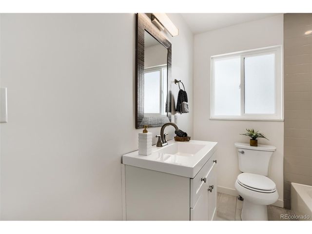 940 Magnolia St, Denver, CO 80220