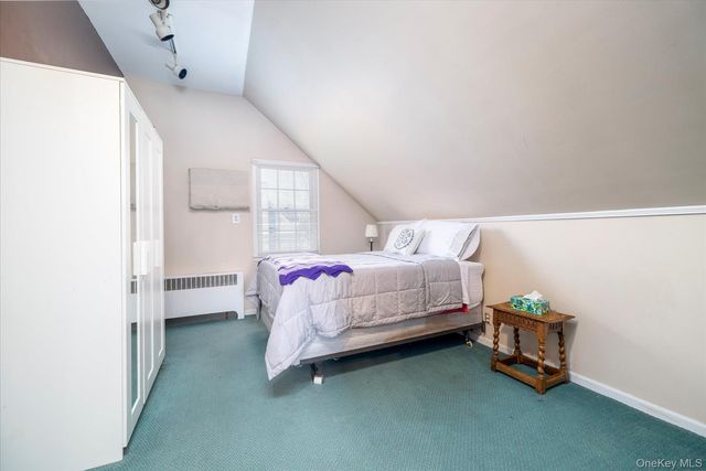 11 Maple Street, Malverne, NY 11565