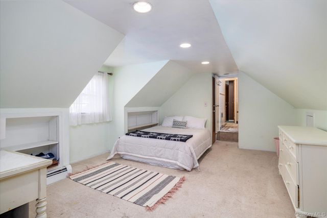 11 Maple Street, Malverne, NY 11565