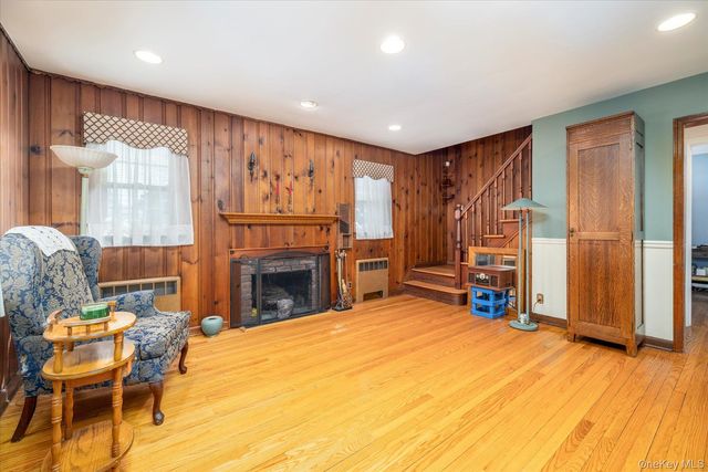 11 Maple Street, Malverne, NY 11565