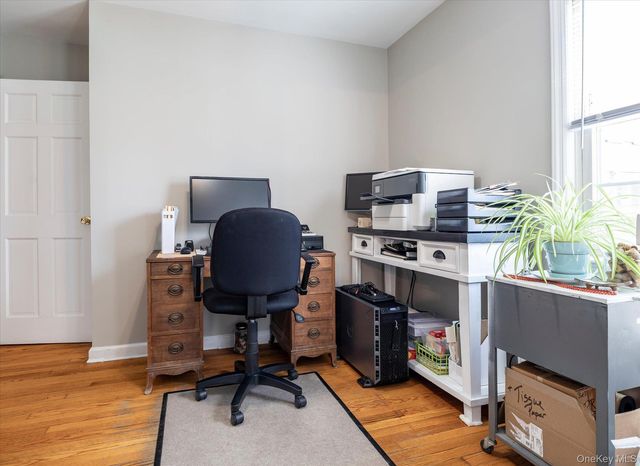 11 Maple Street, Malverne, NY 11565