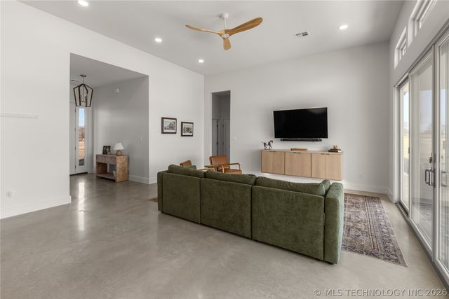 1598 Meridian, Ardmore, OK 73401