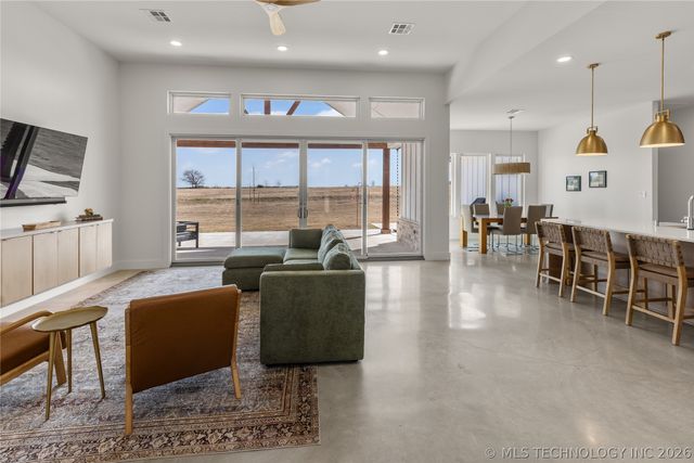 1598 Meridian, Ardmore, OK 73401