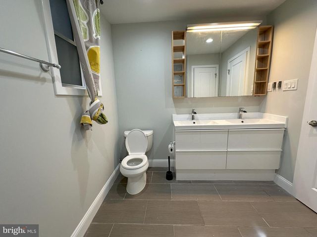 916 SNYDER AVE, Philadelphia, PA 19148