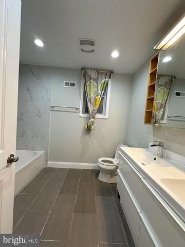 916 SNYDER AVE, Philadelphia, PA 19148