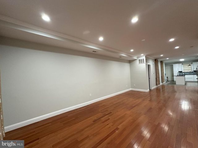 916 SNYDER AVE, Philadelphia, PA 19148