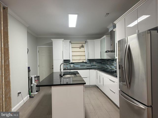 916 SNYDER AVE, Philadelphia, PA 19148