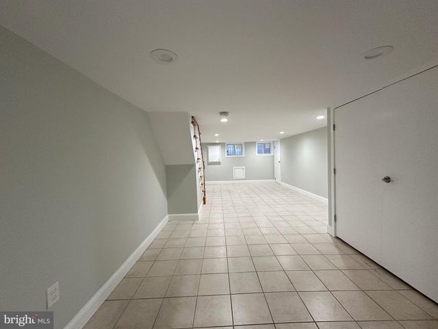 916 SNYDER AVE, Philadelphia, PA 19148