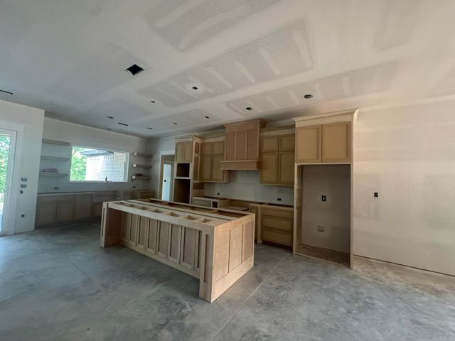 319 Devoe Bend Drive, Maumelle, AR 72113