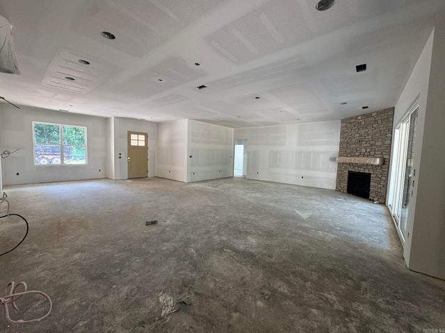 319 Devoe Bend Drive, Maumelle, AR 72113