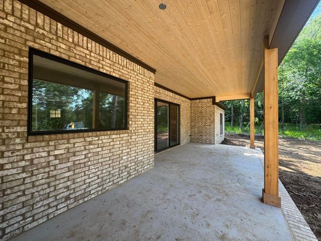 319 Devoe Bend Drive, Maumelle, AR 72113