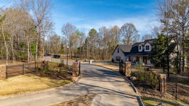 319 Devoe Bend Drive, Maumelle, AR 72113
