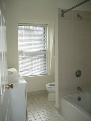 37 Langdon 5, Cambridge, MA 02138