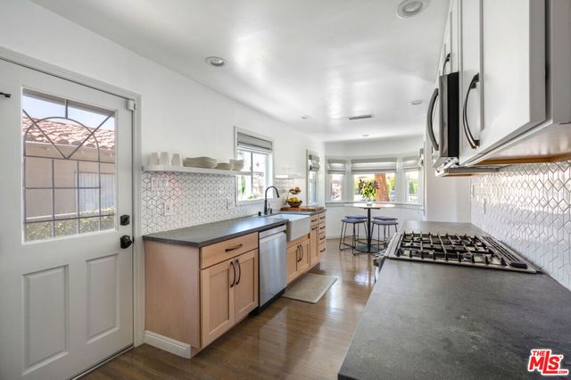 5124 S Mullen Avenue, Los Angeles, CA 90043