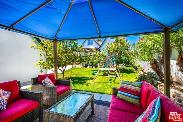5124 S Mullen Avenue, Los Angeles, CA 90043