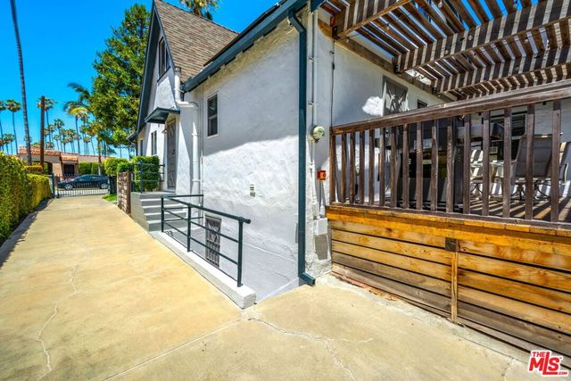 5124 S Mullen Avenue, Los Angeles, CA 90043
