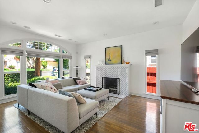 5124 S Mullen Avenue, Los Angeles, CA 90043