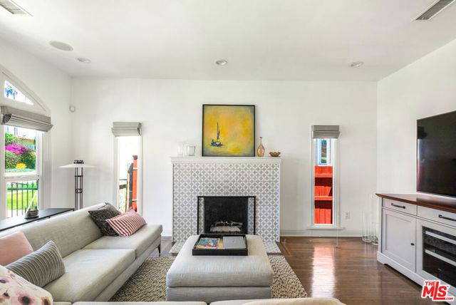 5124 S Mullen Avenue, Los Angeles, CA 90043