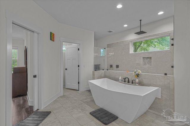 8981 Salt Grass Dr W, Pensacola, FL 32526