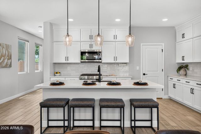 1935 W HIDE Trail, Phoenix, AZ 85085