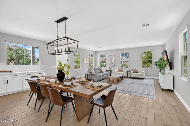 1935 W HIDE Trail, Phoenix, AZ 85085