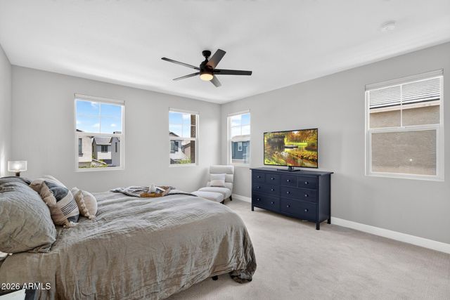 1935 W HIDE Trail, Phoenix, AZ 85085