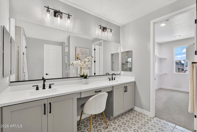 1935 W HIDE Trail, Phoenix, AZ 85085