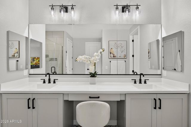 1935 W HIDE Trail, Phoenix, AZ 85085