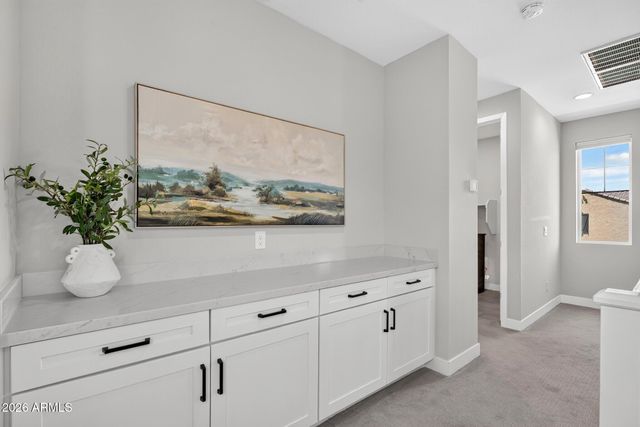 1935 W HIDE Trail, Phoenix, AZ 85085
