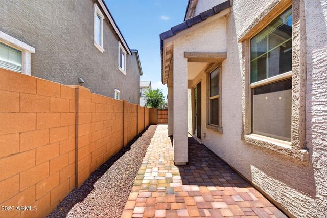 1935 W HIDE Trail, Phoenix, AZ 85085