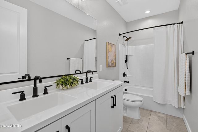 1935 W HIDE Trail, Phoenix, AZ 85085