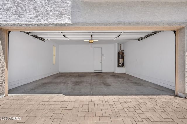 1935 W HIDE Trail, Phoenix, AZ 85085