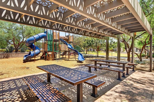 1935 W HIDE Trail, Phoenix, AZ 85085