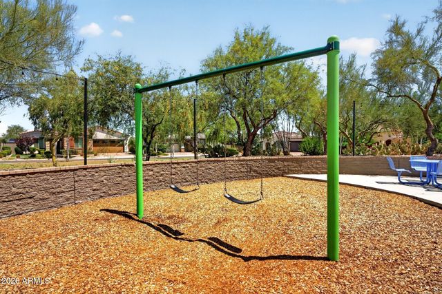 1935 W HIDE Trail, Phoenix, AZ 85085
