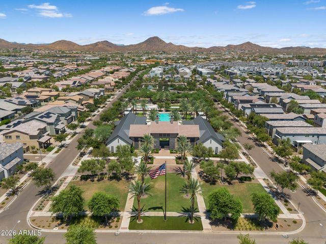 1935 W HIDE Trail, Phoenix, AZ 85085