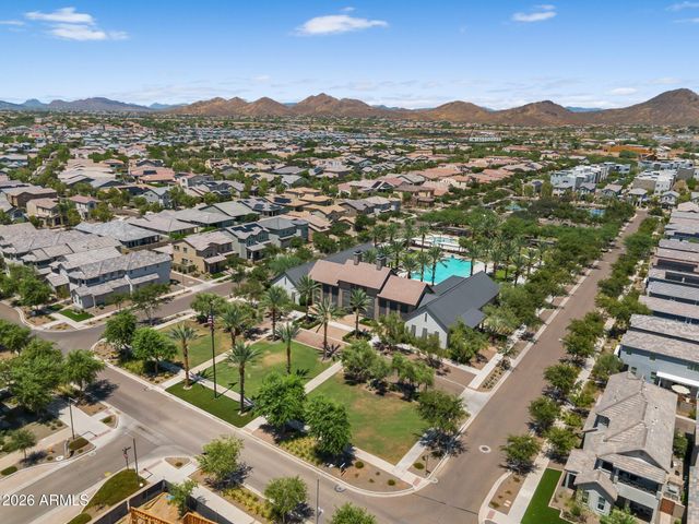 1935 W HIDE Trail, Phoenix, AZ 85085