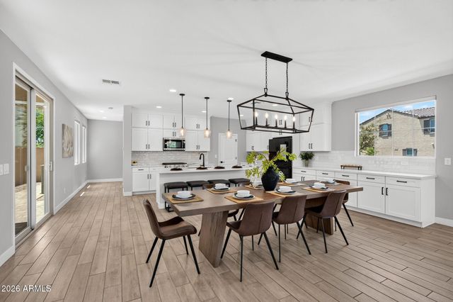 1935 W HIDE Trail, Phoenix, AZ 85085