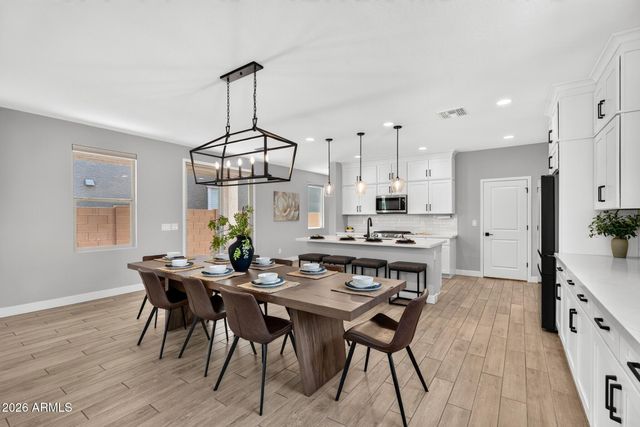 1935 W HIDE Trail, Phoenix, AZ 85085