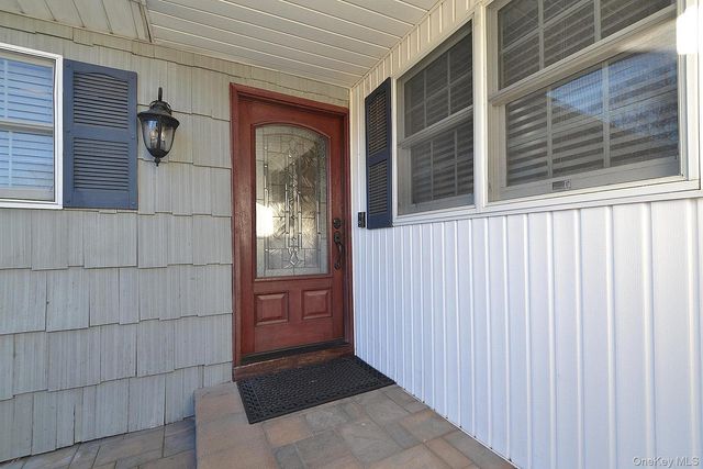 27 Albright Road, Coram, NY 11727