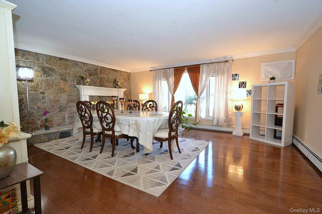 27 Albright Road, Coram, NY 11727