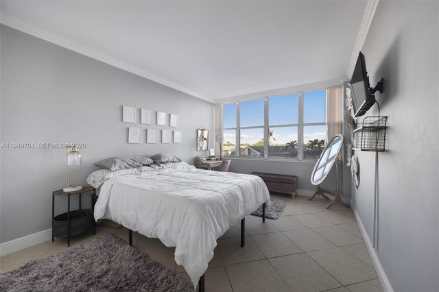 7441 Wayne Ave 2B, Miami Beach, FL 33141