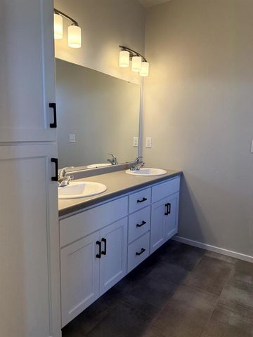 N9315 GEMSTONE COURT, Appleton, WI 54915