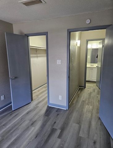 9700 Leawood Boulevard 1102, Houston, TX 77099