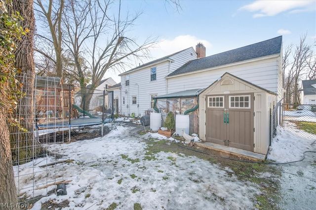 71 Lake Edge Drive, Euclid, OH 44123