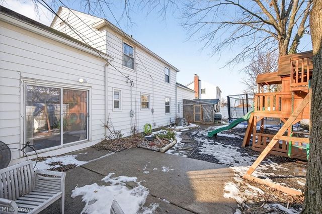 71 Lake Edge Drive, Euclid, OH 44123
