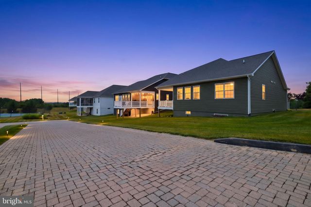 2 CHARLES DR, Gettysburg, PA 17325